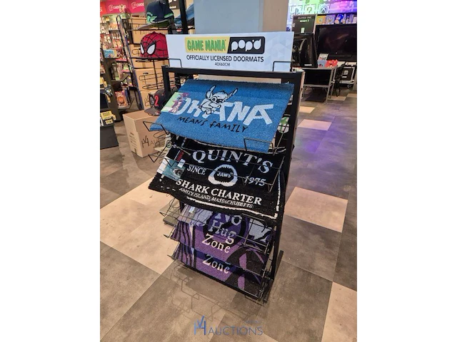 Winkelvoorraad en inrichting game mania kortrijk - afbeelding 297 van  328