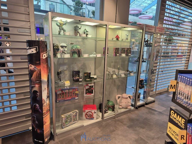 Winkelvoorraad en inrichting game mania kortrijk - afbeelding 304 van  328