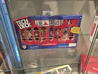 Winkelvoorraad en inrichting game mania kortrijk - afbeelding 311 van  328
