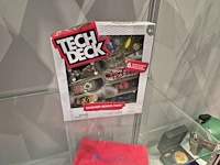 Winkelvoorraad en inrichting game mania kortrijk - afbeelding 315 van  328