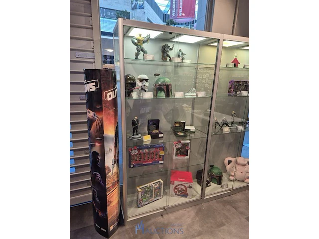 Winkelvoorraad en inrichting game mania kortrijk - afbeelding 323 van  328