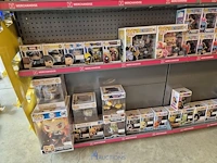 Winkelvoorraad en inrichting game mania leuven - afbeelding 6 van  368