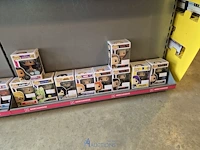 Winkelvoorraad en inrichting game mania leuven - afbeelding 15 van  368
