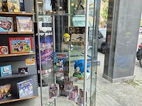 Winkelvoorraad en inrichting game mania leuven - afbeelding 17 van  368