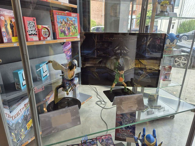 Winkelvoorraad en inrichting game mania leuven - afbeelding 28 van  368