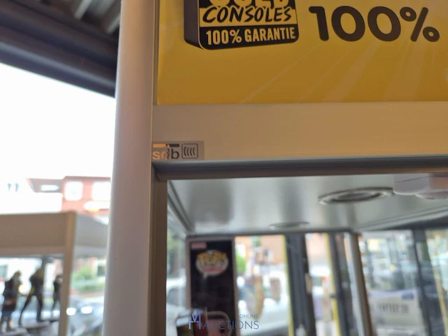 Winkelvoorraad en inrichting game mania leuven - afbeelding 33 van  368