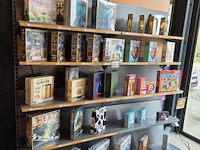 Winkelvoorraad en inrichting game mania leuven - afbeelding 34 van  368