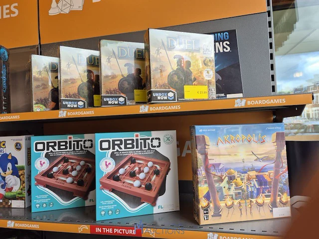 Winkelvoorraad en inrichting game mania leuven - afbeelding 44 van  368