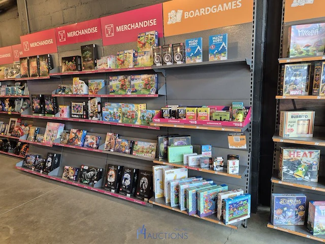 Winkelvoorraad en inrichting game mania leuven - afbeelding 47 van  368