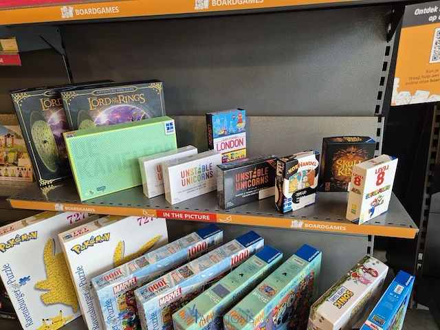 Winkelvoorraad en inrichting game mania leuven - afbeelding 50 van  368