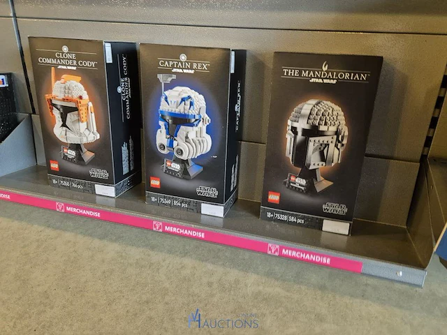 Winkelvoorraad en inrichting game mania leuven - afbeelding 59 van  368
