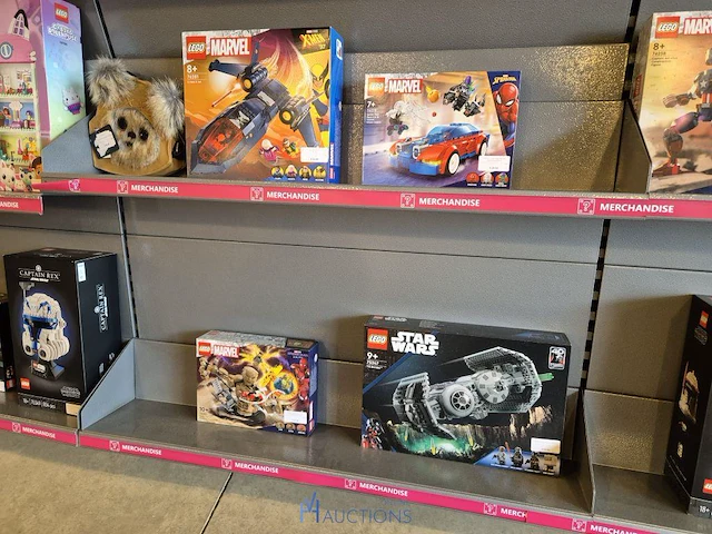 Winkelvoorraad en inrichting game mania leuven - afbeelding 61 van  368