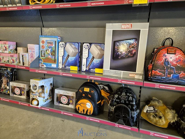 Winkelvoorraad en inrichting game mania leuven - afbeelding 77 van  368