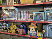 Winkelvoorraad en inrichting game mania leuven - afbeelding 81 van  368