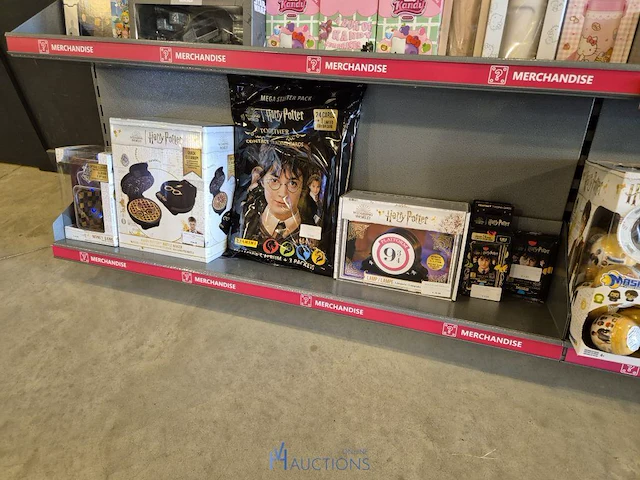 Winkelvoorraad en inrichting game mania leuven - afbeelding 89 van  368