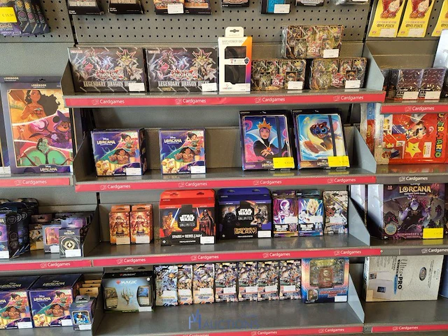 Winkelvoorraad en inrichting game mania leuven - afbeelding 79 van  368