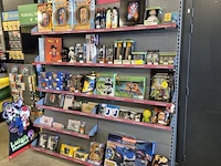 Winkelvoorraad en inrichting game mania leuven - afbeelding 92 van  368
