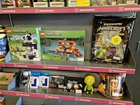 Winkelvoorraad en inrichting game mania leuven - afbeelding 96 van  368