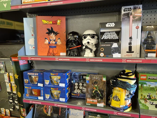 Winkelvoorraad en inrichting game mania leuven - afbeelding 102 van  368