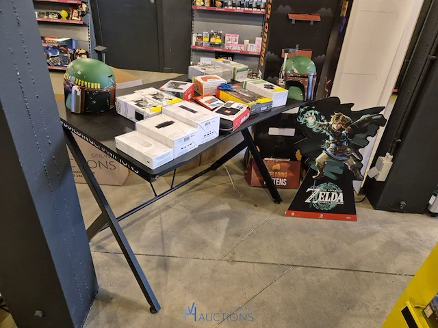 Winkelvoorraad en inrichting game mania leuven - afbeelding 125 van  368