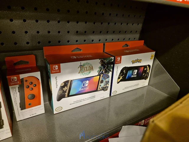 Winkelvoorraad en inrichting game mania leuven - afbeelding 152 van  368