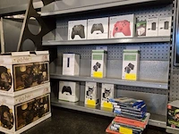 Winkelvoorraad en inrichting game mania leuven - afbeelding 154 van  368