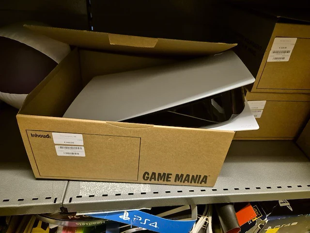 Winkelvoorraad en inrichting game mania leuven - afbeelding 188 van  368