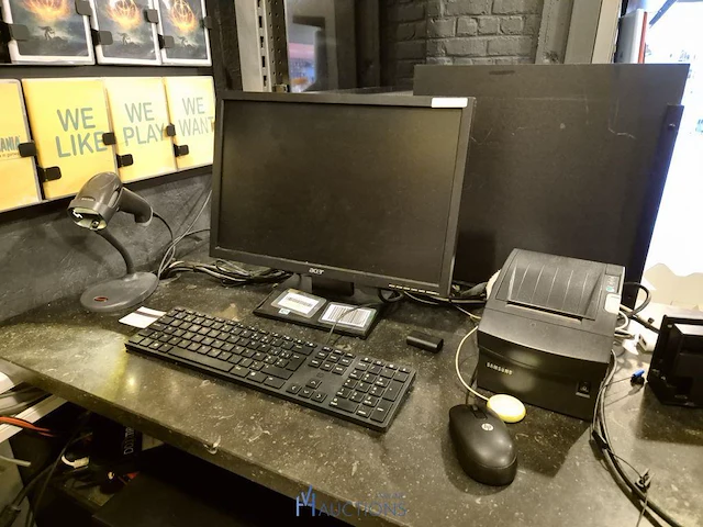 Winkelvoorraad en inrichting game mania leuven - afbeelding 211 van  368