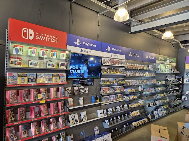Winkelvoorraad en inrichting game mania leuven - afbeelding 212 van  368