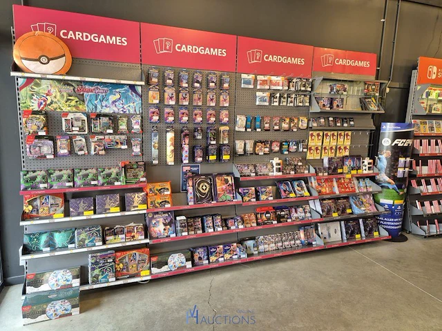 Winkelvoorraad en inrichting game mania leuven - afbeelding 112 van  368