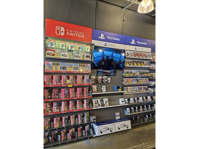 Winkelvoorraad en inrichting game mania leuven - afbeelding 224 van  368