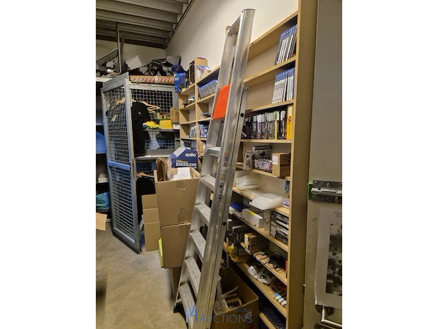Winkelvoorraad en inrichting game mania leuven - afbeelding 254 van  368