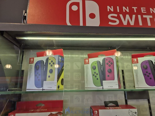 Winkelvoorraad en inrichting game mania leuven - afbeelding 257 van  368