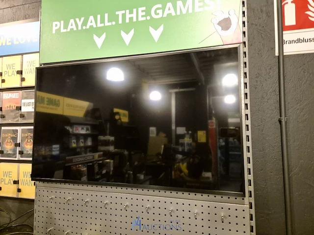 Winkelvoorraad en inrichting game mania leuven - afbeelding 282 van  368
