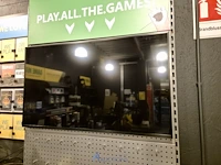 Winkelvoorraad en inrichting game mania leuven - afbeelding 282 van  368