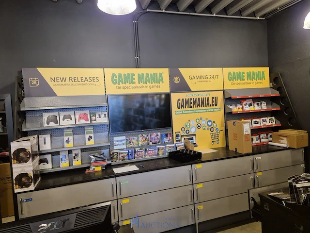 Winkelvoorraad en inrichting game mania leuven - afbeelding 283 van  368