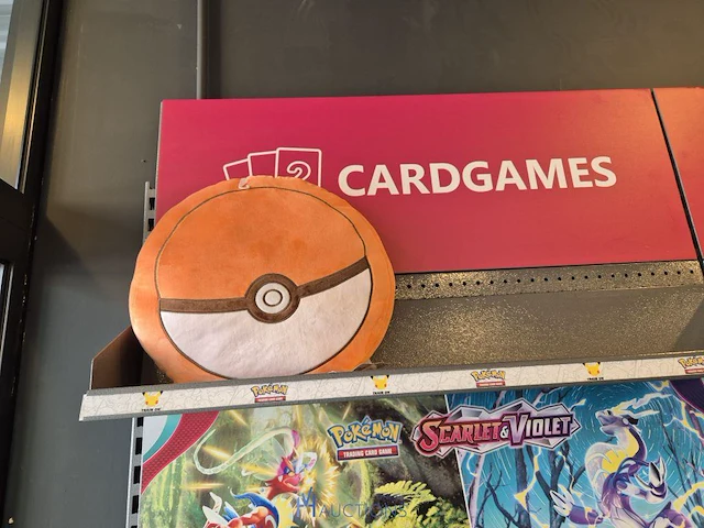 Winkelvoorraad en inrichting game mania leuven - afbeelding 223 van  368