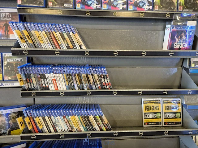 Winkelvoorraad en inrichting game mania leuven - afbeelding 307 van  368