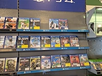 Winkelvoorraad en inrichting game mania leuven - afbeelding 309 van  368