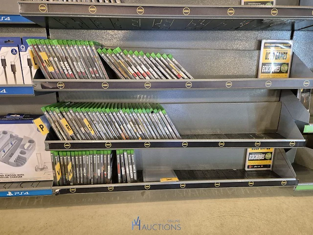 Winkelvoorraad en inrichting game mania leuven - afbeelding 318 van  368