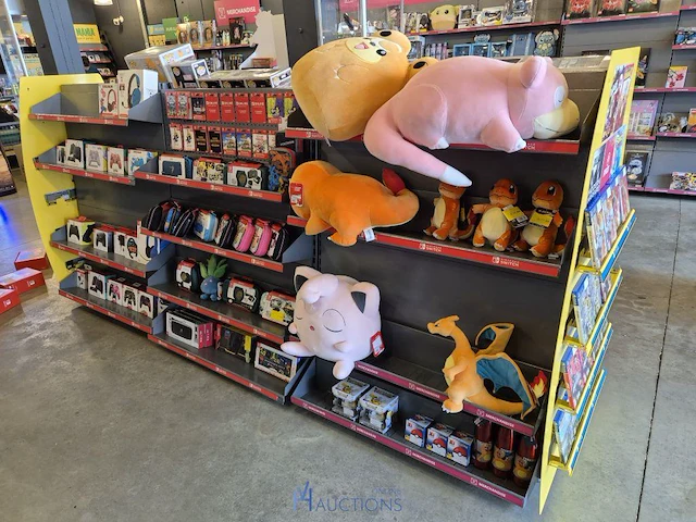 Winkelvoorraad en inrichting game mania leuven - afbeelding 327 van  368