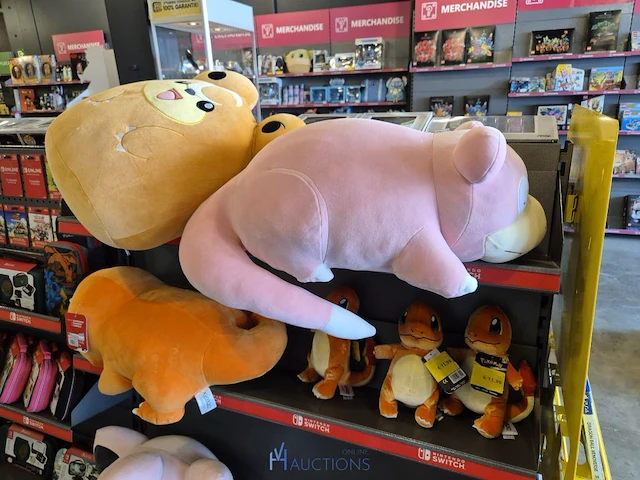 Winkelvoorraad en inrichting game mania leuven - afbeelding 328 van  368