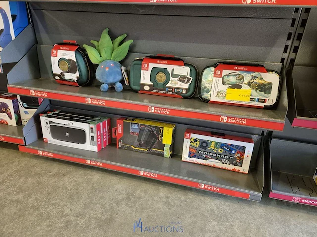 Winkelvoorraad en inrichting game mania leuven - afbeelding 330 van  368