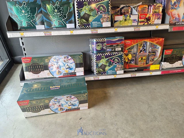 Winkelvoorraad en inrichting game mania leuven - afbeelding 325 van  368