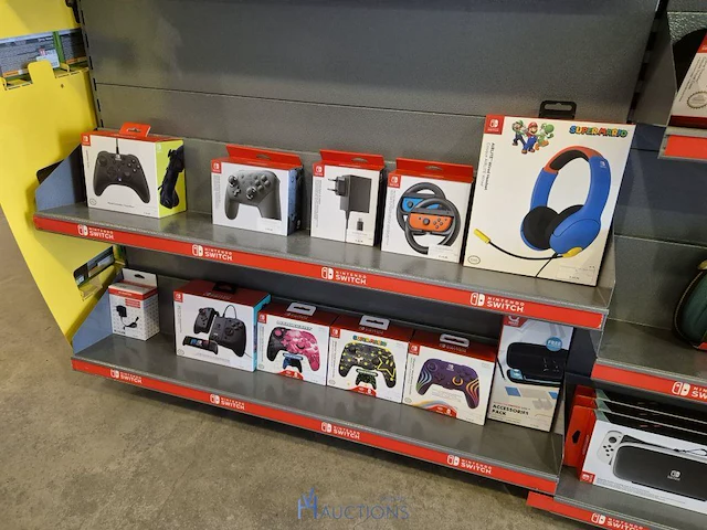 Winkelvoorraad en inrichting game mania leuven - afbeelding 337 van  368