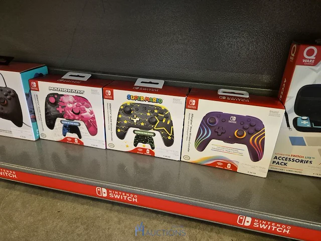 Winkelvoorraad en inrichting game mania leuven - afbeelding 338 van  368