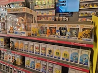 Winkelvoorraad en inrichting game mania leuven - afbeelding 341 van  368