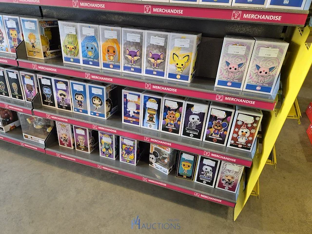 Winkelvoorraad en inrichting game mania leuven - afbeelding 342 van  368