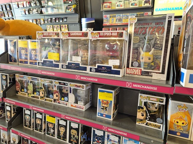 Winkelvoorraad en inrichting game mania leuven - afbeelding 345 van  368