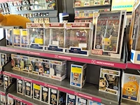 Winkelvoorraad en inrichting game mania leuven - afbeelding 345 van  368